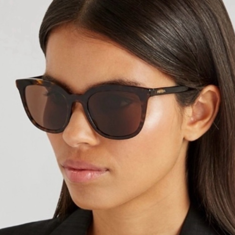 Prada Sunglasses PR 02XS